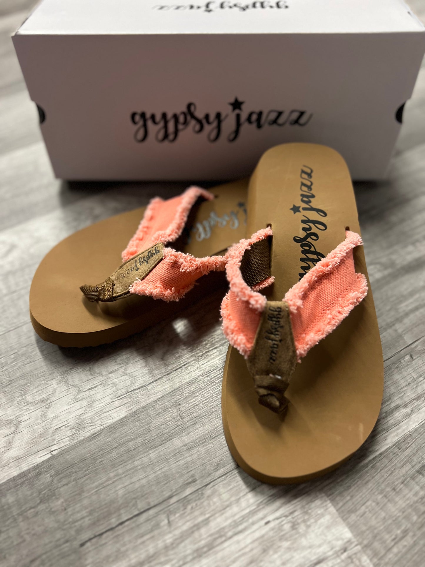 Encore Flip Flop ~ Coral