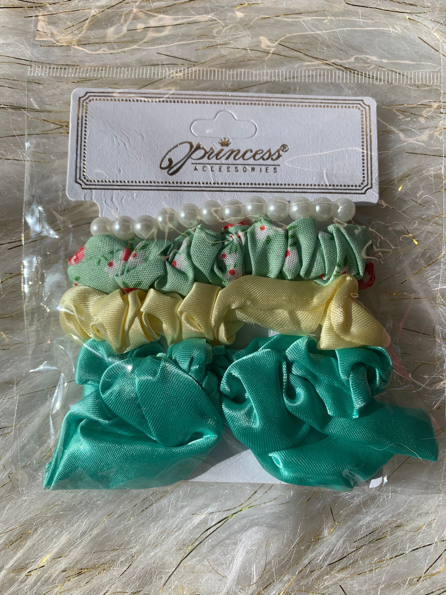 Children’s scrunchie and bracelet set