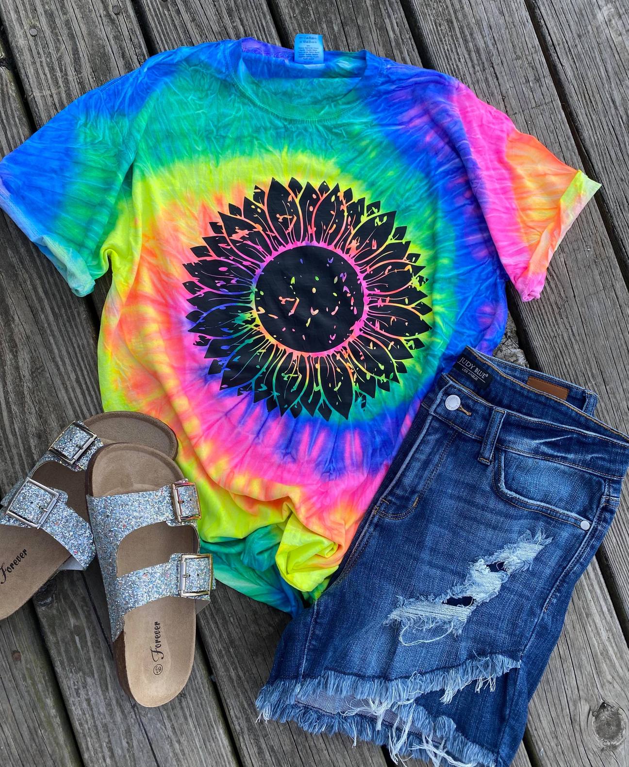 Graphic Tee~ Tie Dye Sun Flower